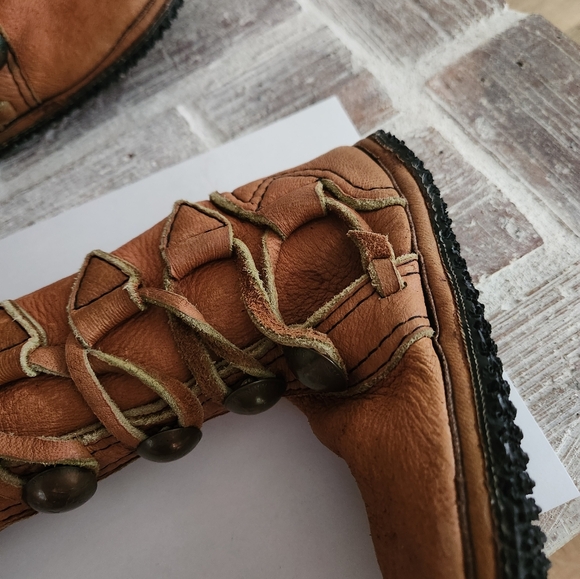 Genuine Leather Moccasin Boots with wool inserts on footbed - Picture 4 of 14